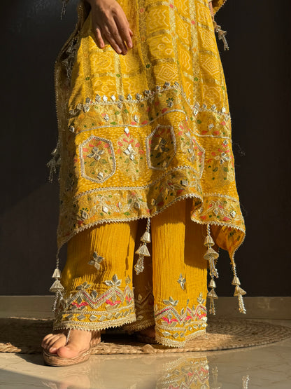 Luxurious gharchola bandhej kaftan set