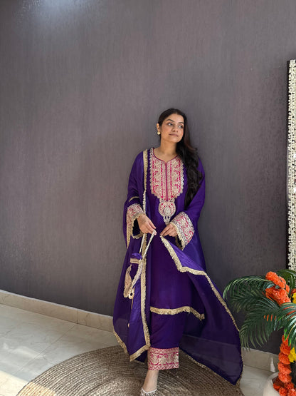 Luxurious raw silk aari work set