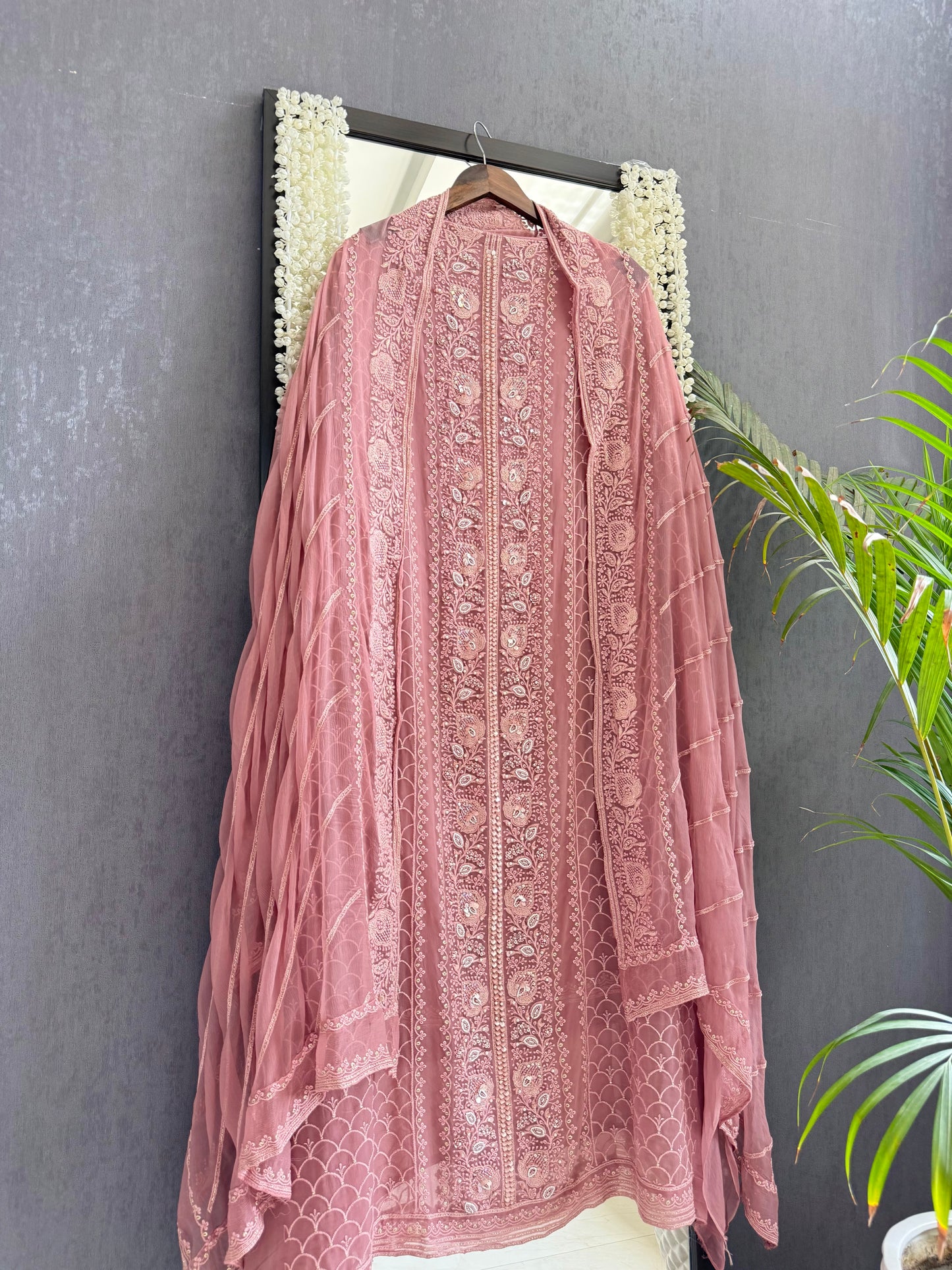Lucknowi handwork suit