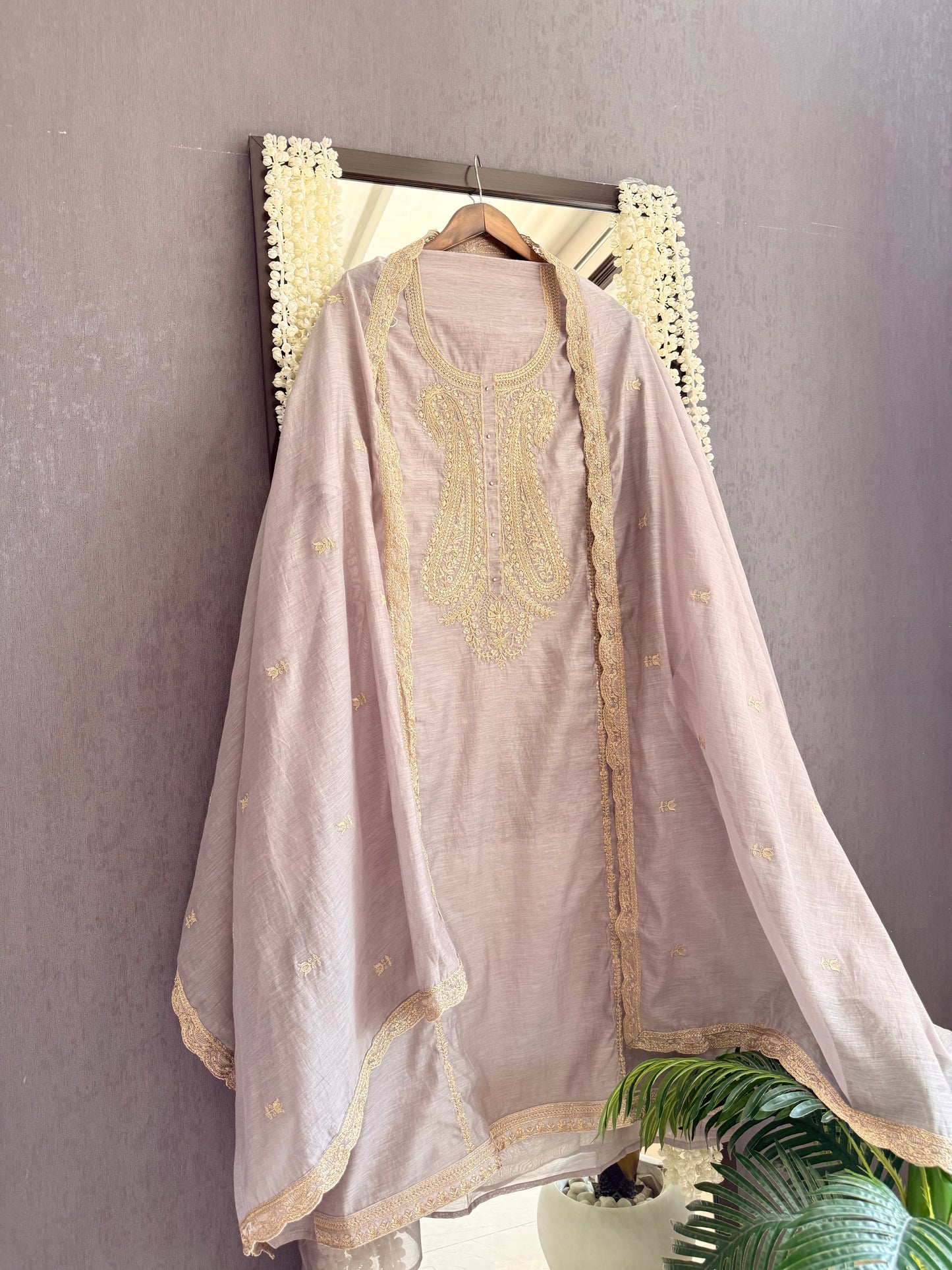Luxurious Mul chanderi dori sitara suit