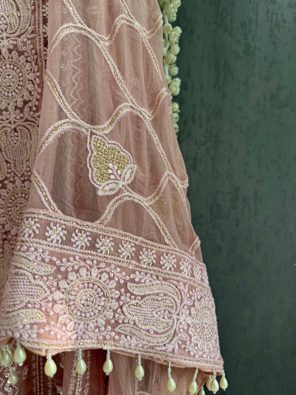Lucknowi handwork suit