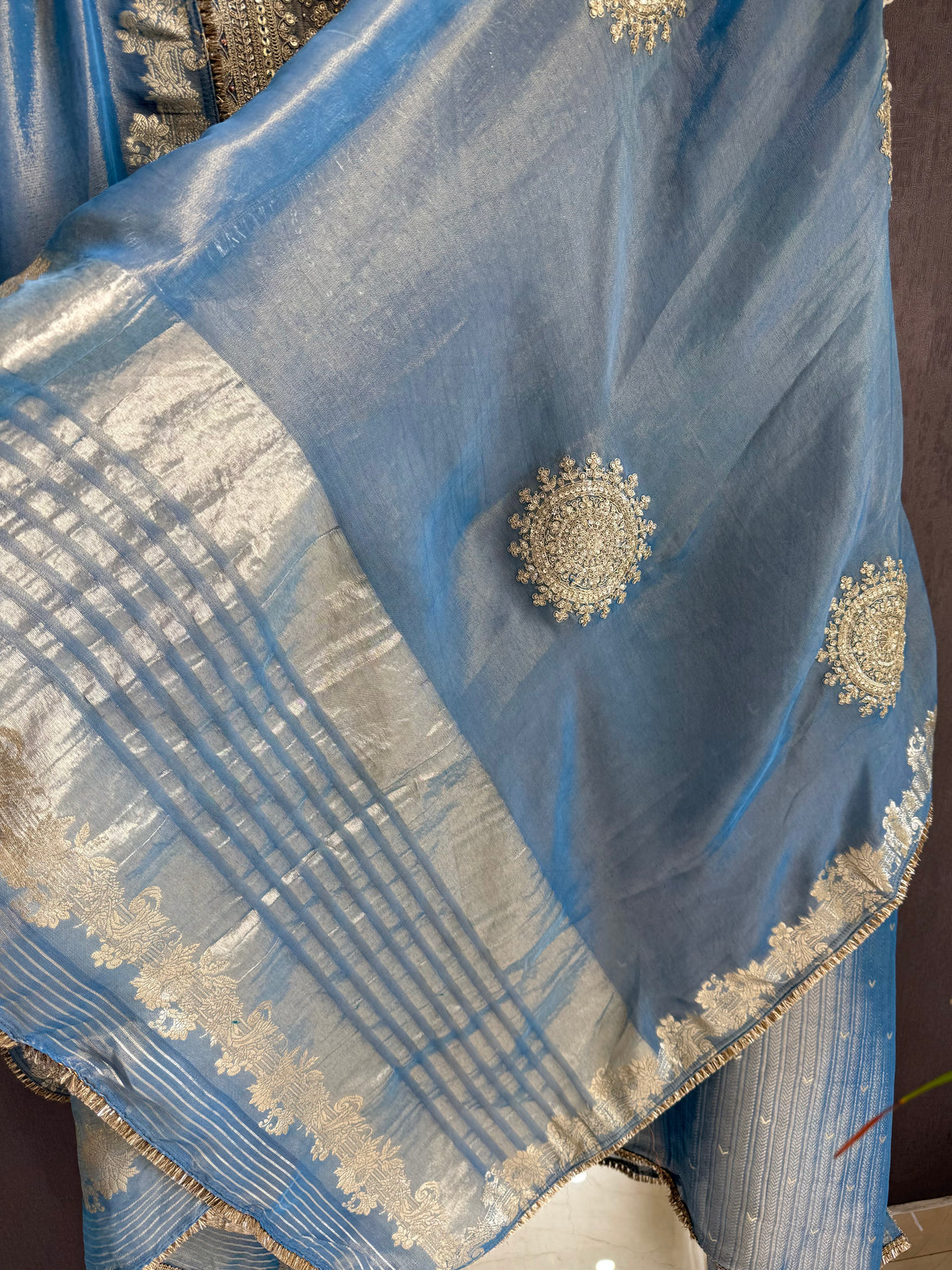 Luxurious Tissue benarsi zari handwork suit