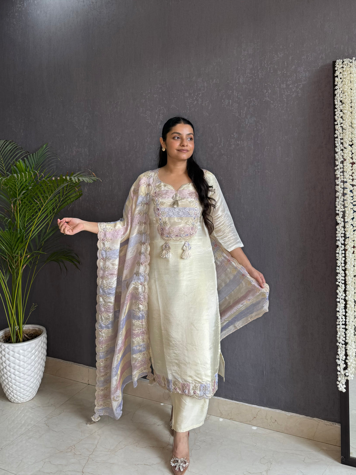 Tissue silk dori work suit set