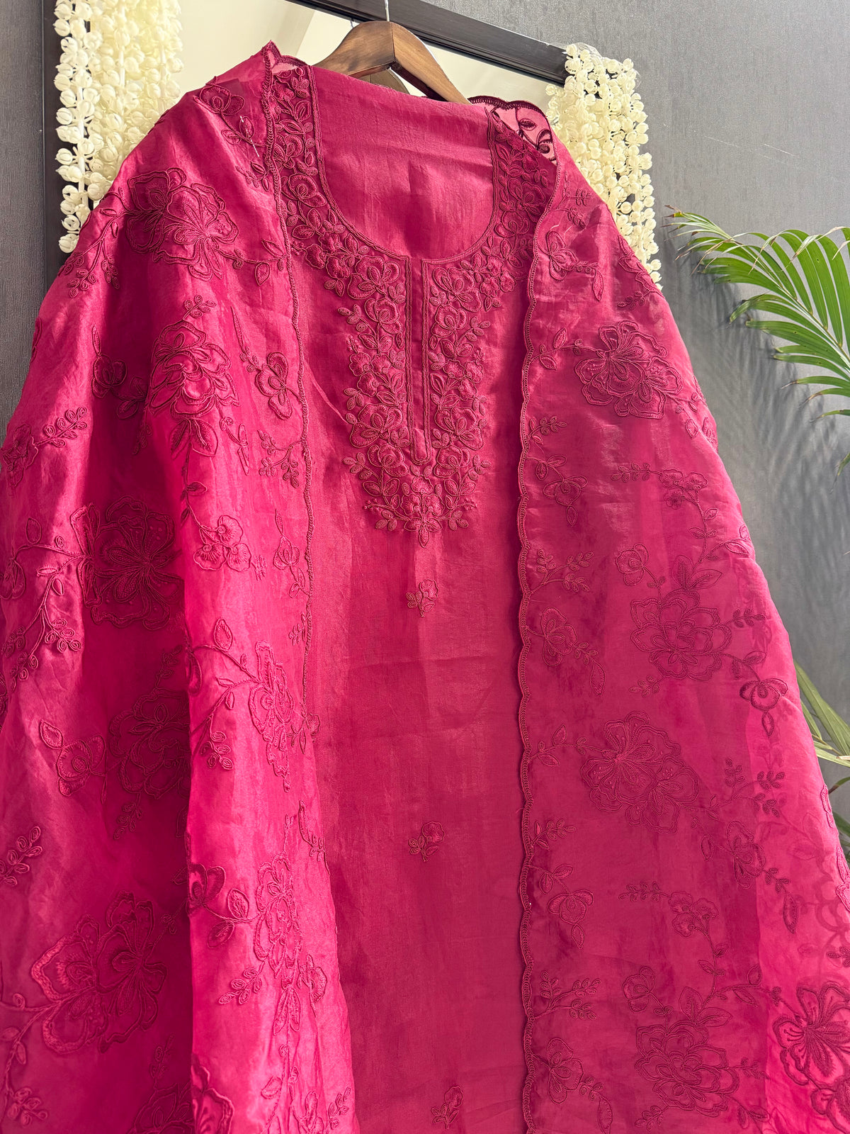 Luxurious monochromatic thread work suit