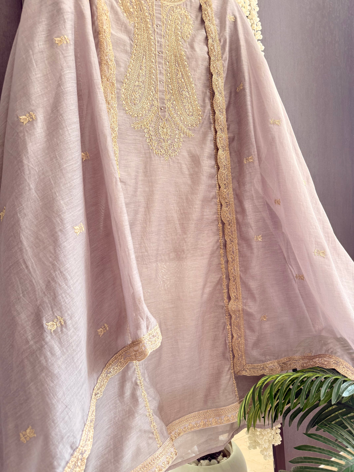 Luxurious Mul chanderi dori sitara suit