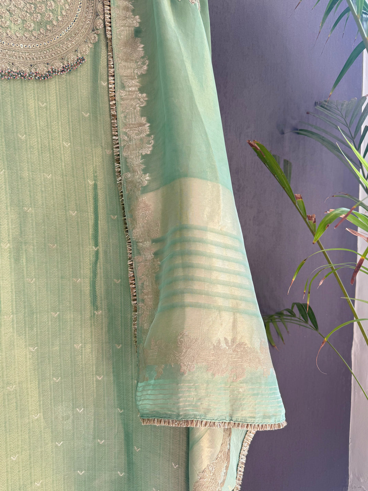 Luxurious Tissue benarsi zari handwork suit