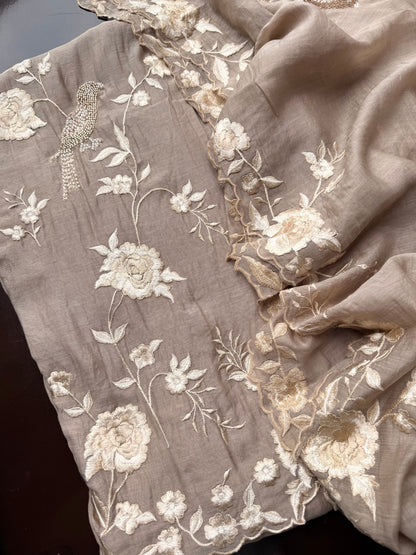 Luxurious Mul chanderi parsi thread suit