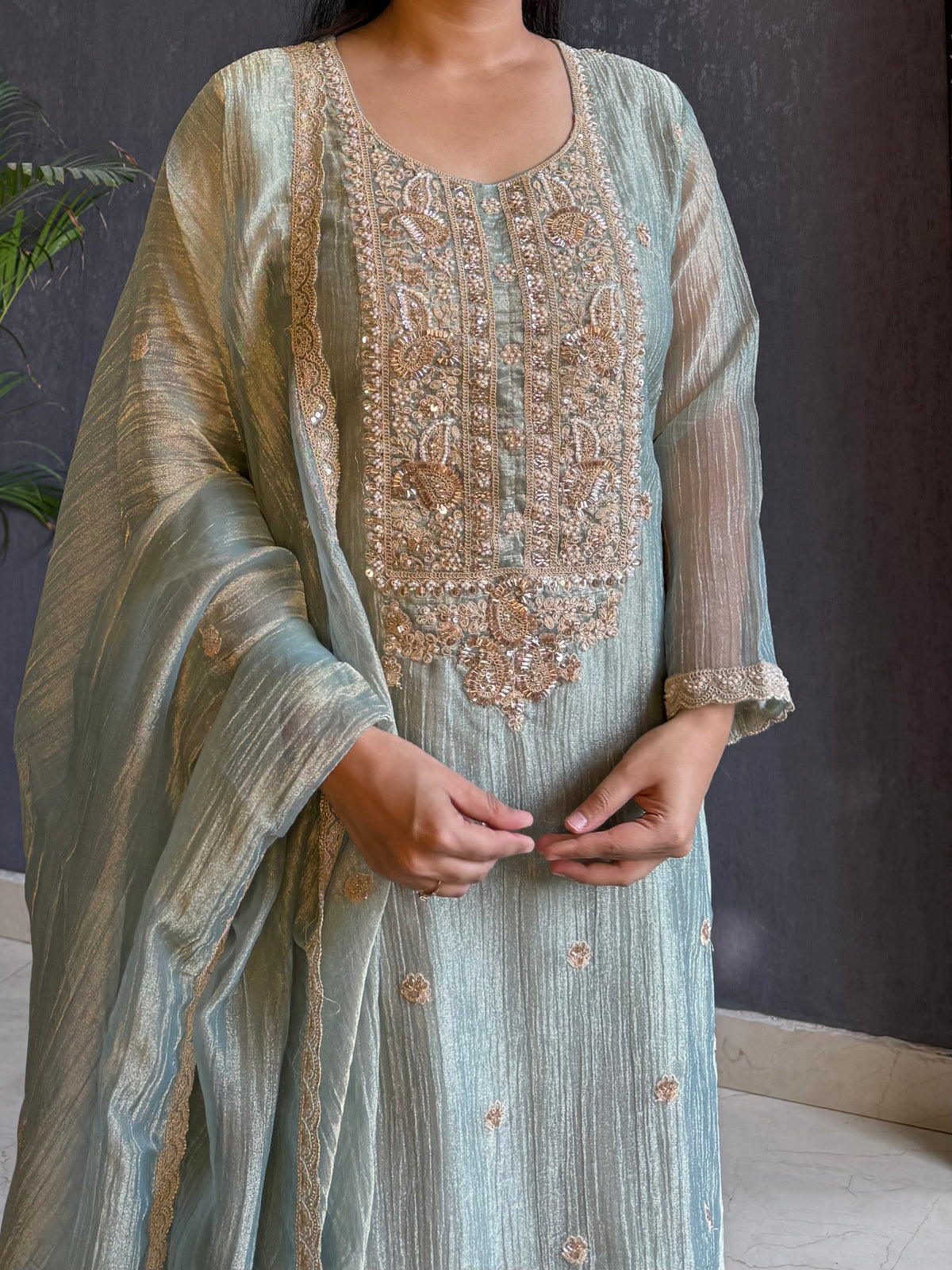 Crush tissue handwork suit set