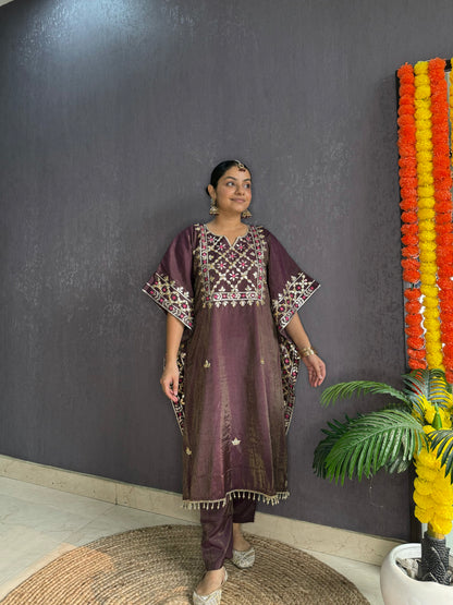 Gotapatti kaftan set
