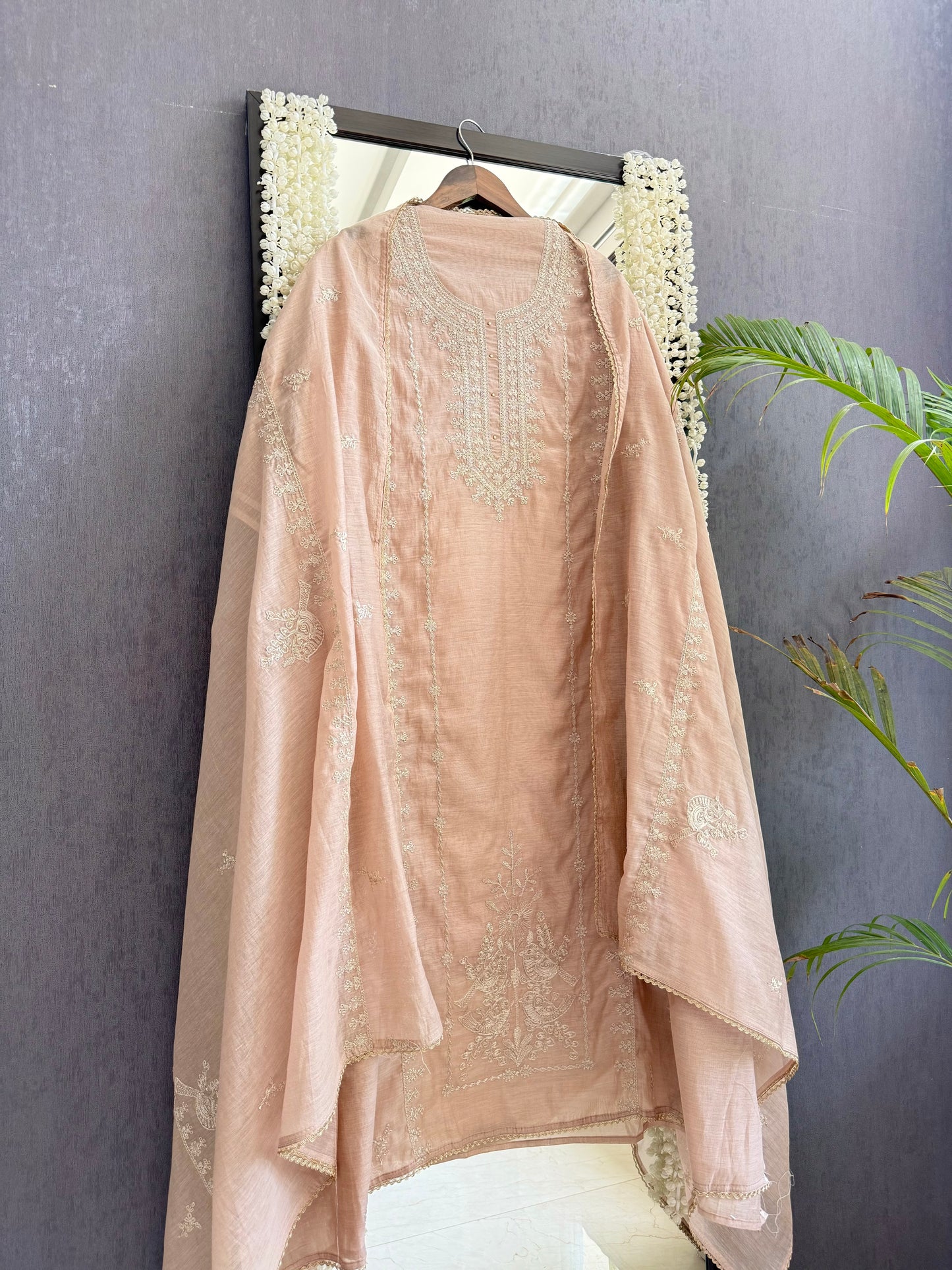 Luxurious Mul chanderi dori sitara suit