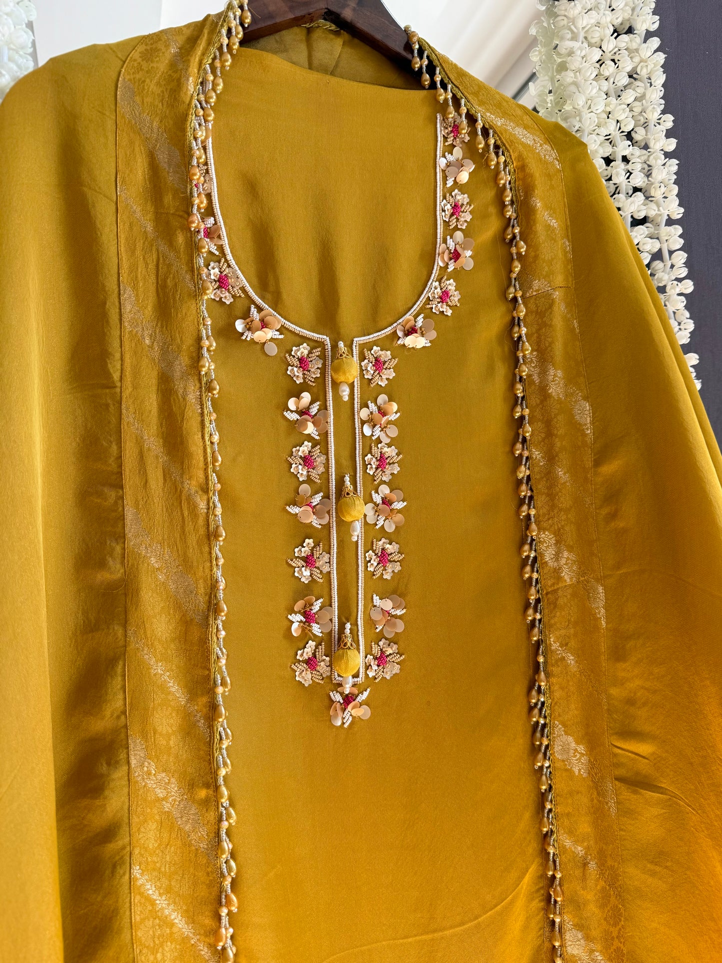 Luxurious elephants Handwork suit