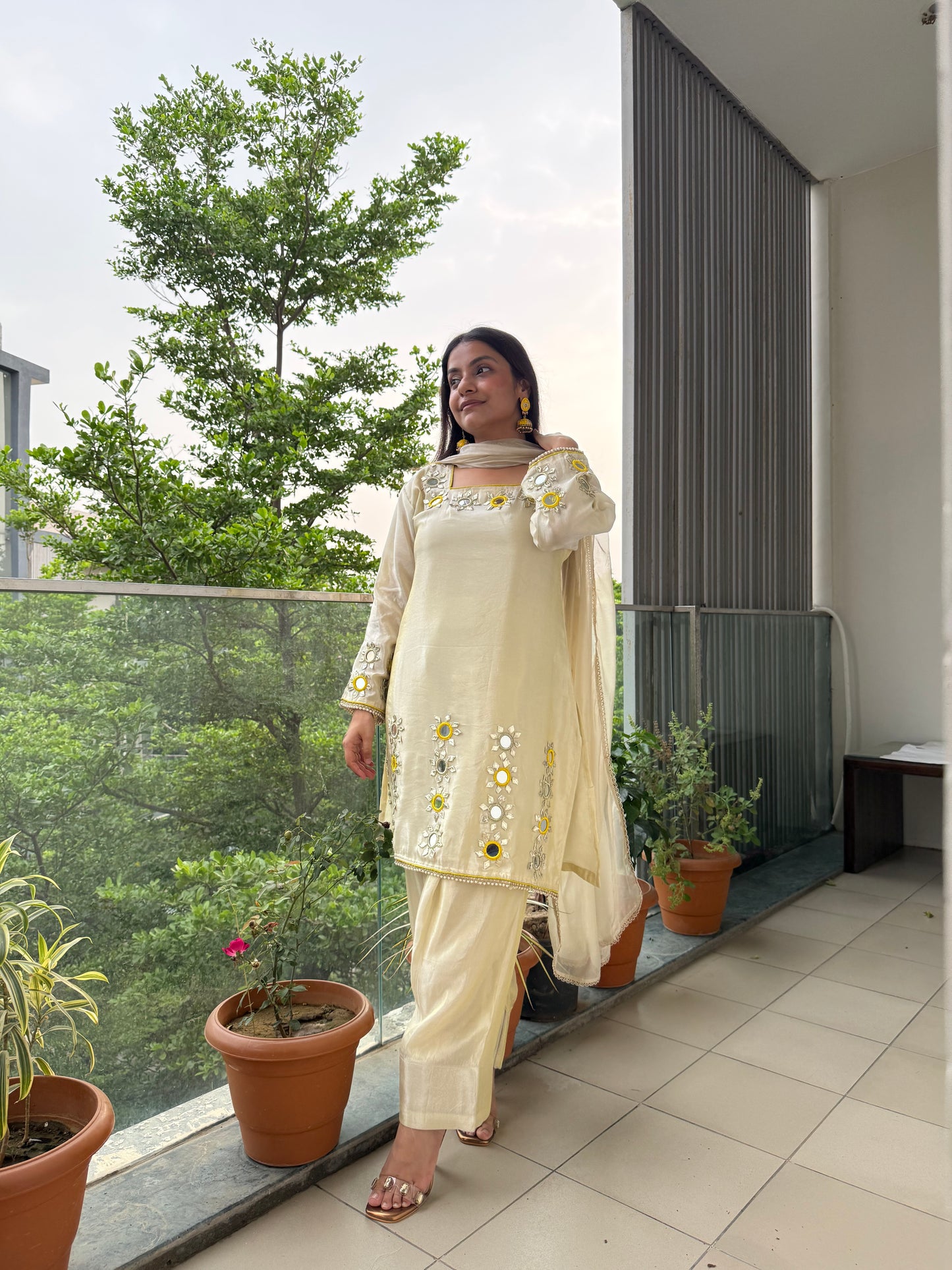 Tissue silk gotapatti mirror farshi set