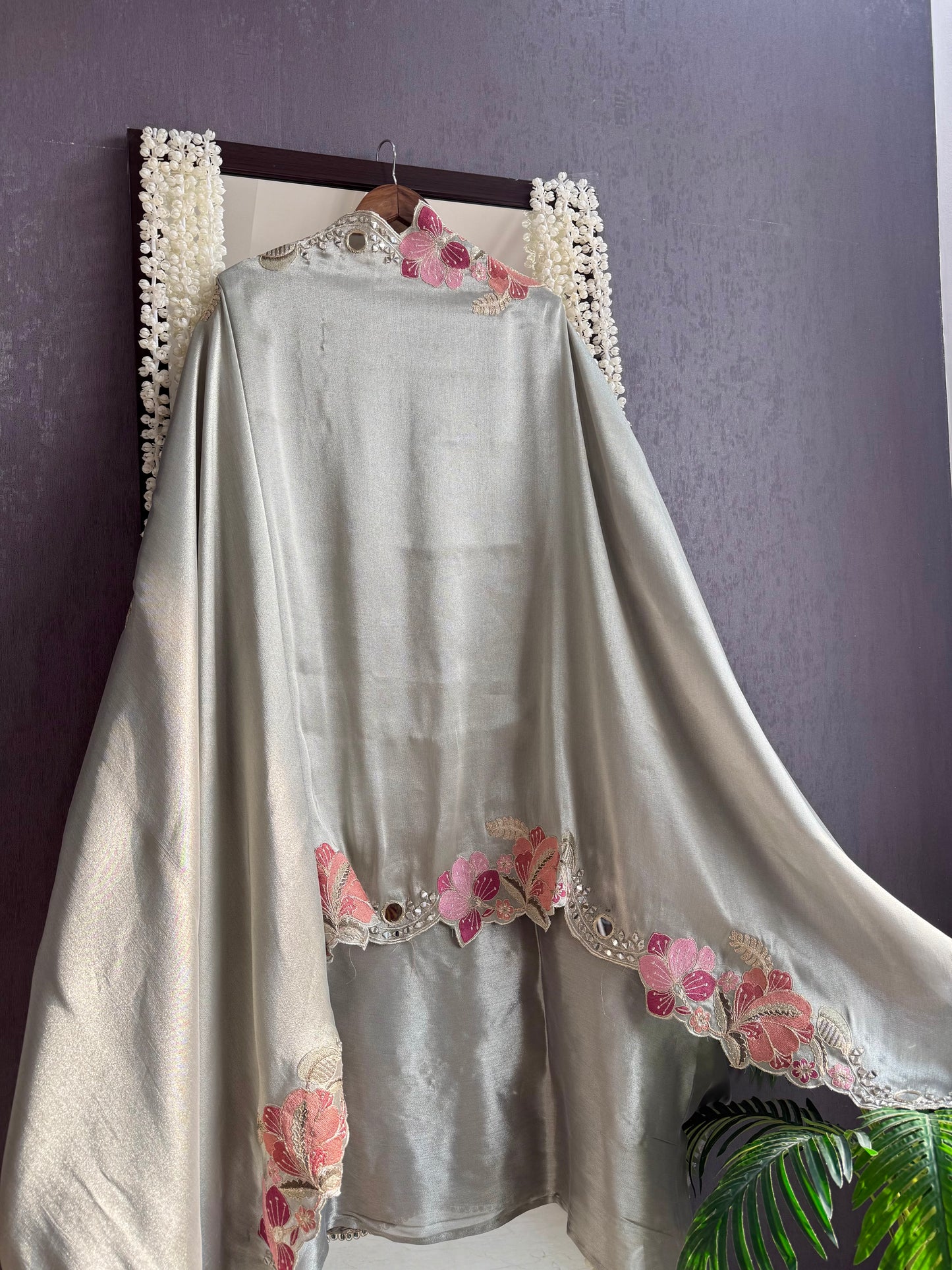 Luxurious tissue deer handwork suit