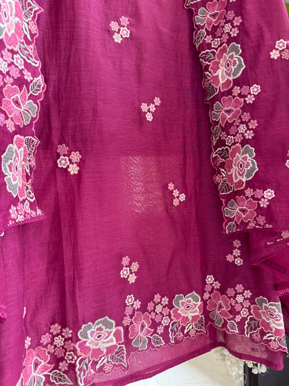 Luxurious Mul chanderi floral Threadwork suit