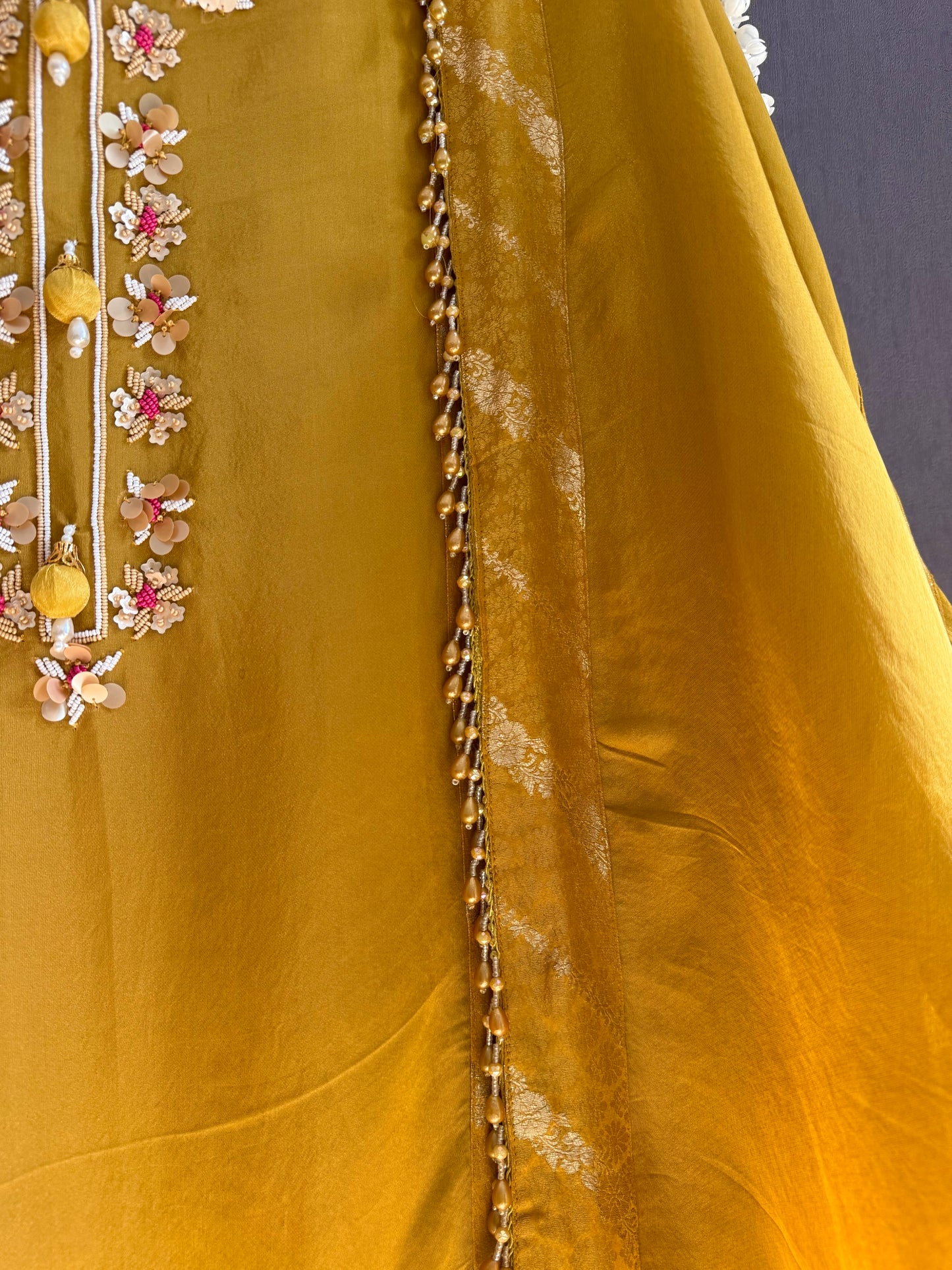 Luxurious elephants Handwork suit