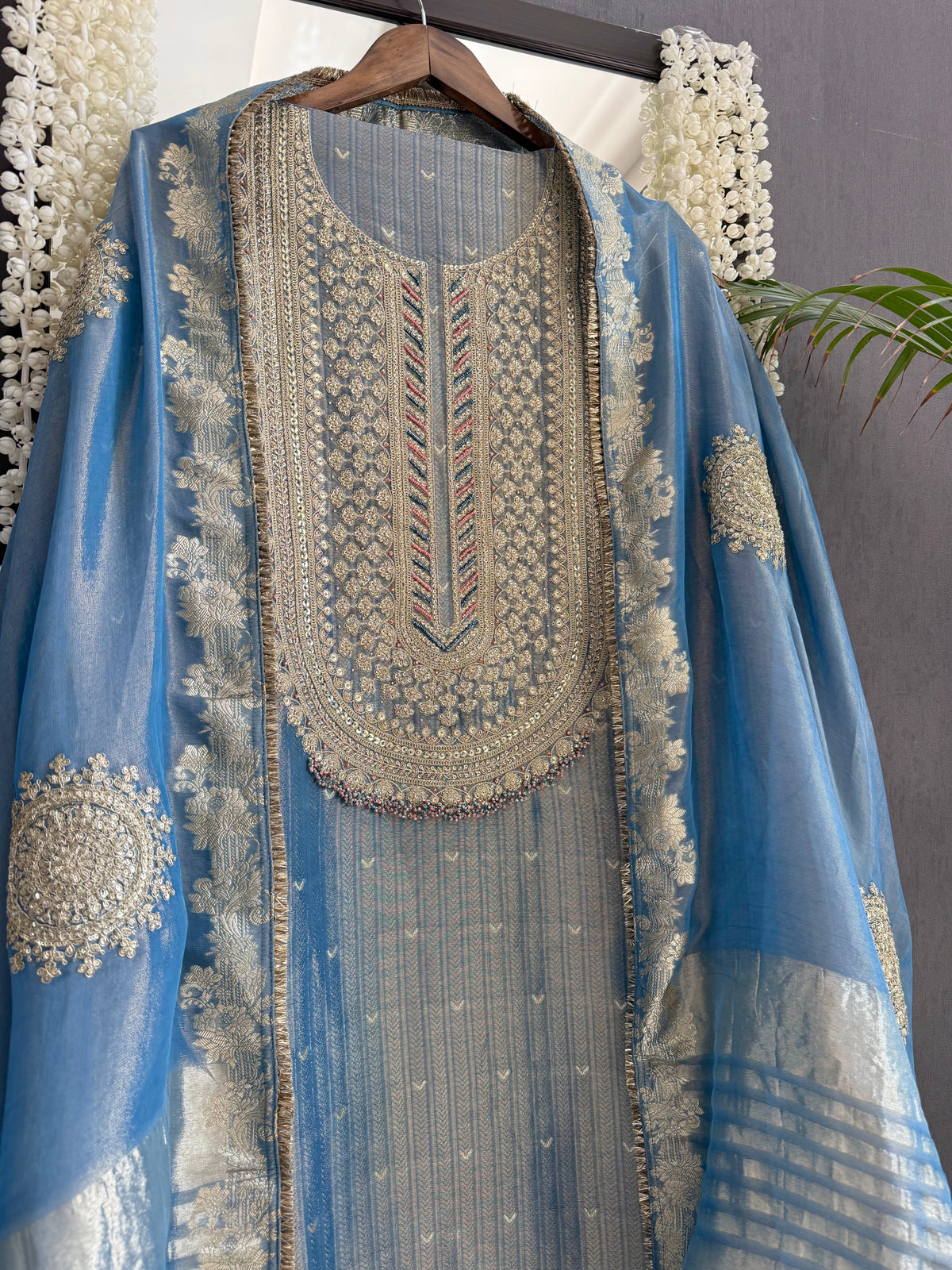Luxurious Tissue benarsi zari handwork suit