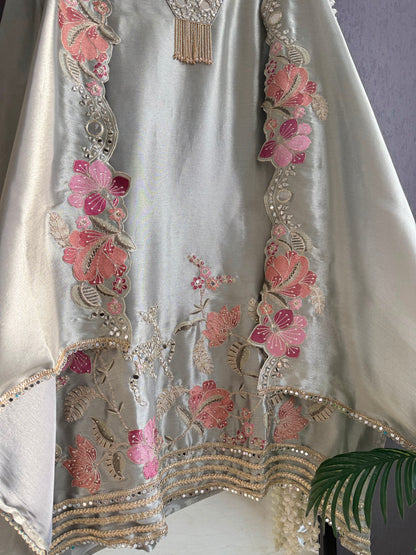 Luxurious tissue deer handwork suit