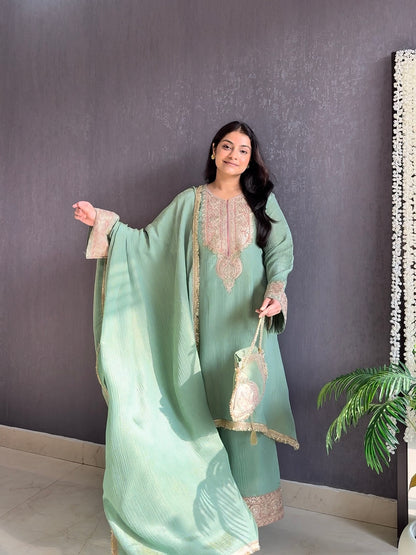 Luxurious crush tissue aari work set