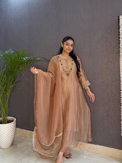 Aline crush tissue dabka bejewelled suit set