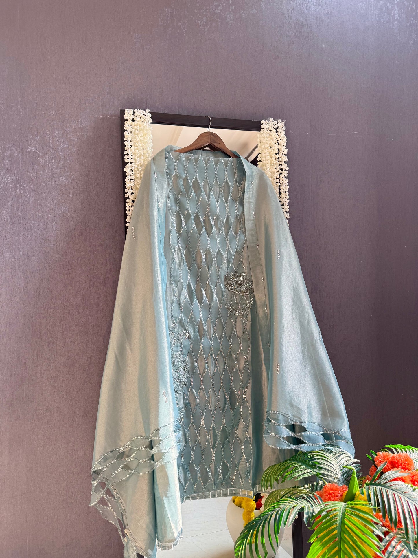 Luxurious cutwork Tissue silk suit