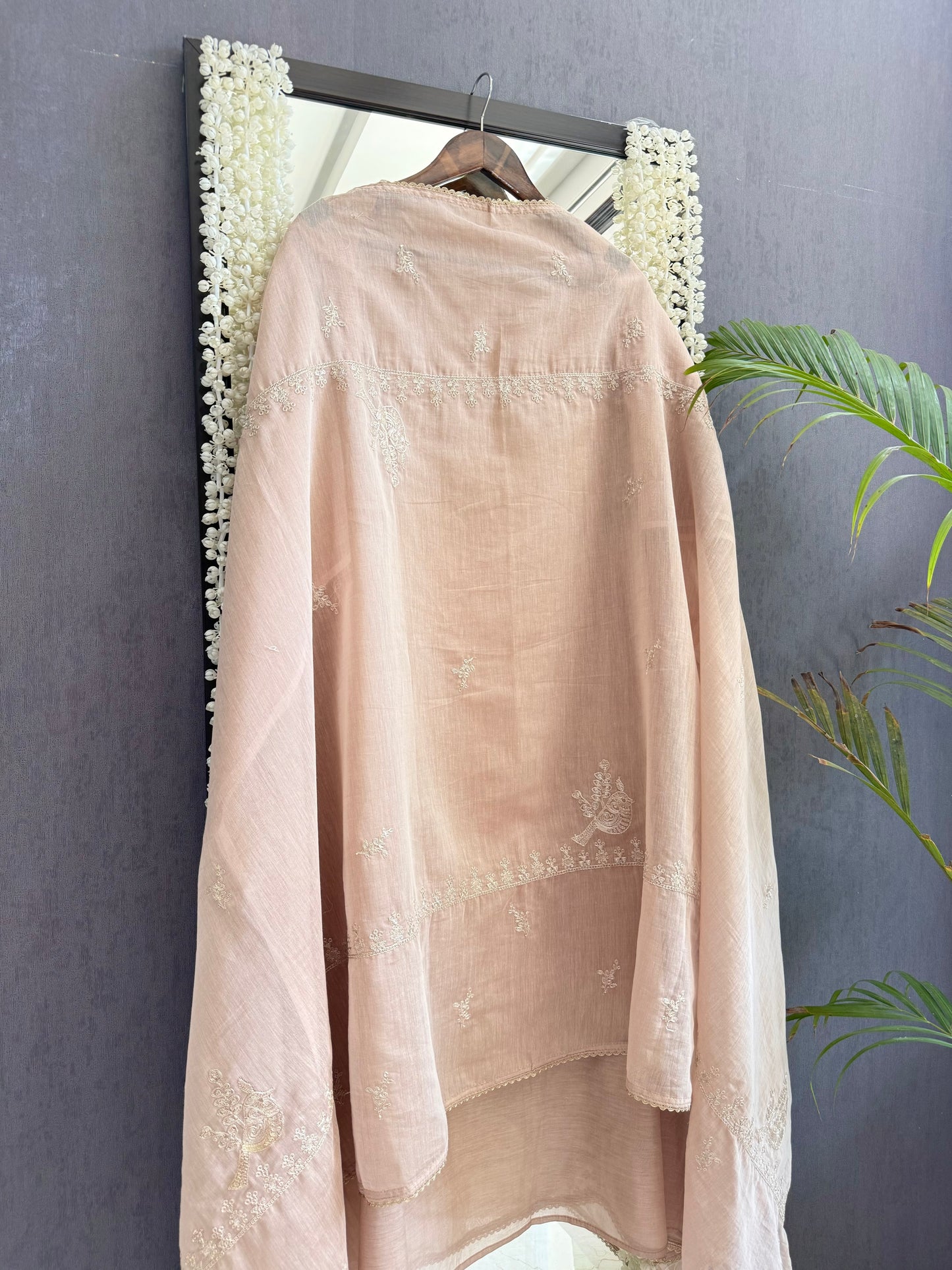 Luxurious Mul chanderi dori sitara suit