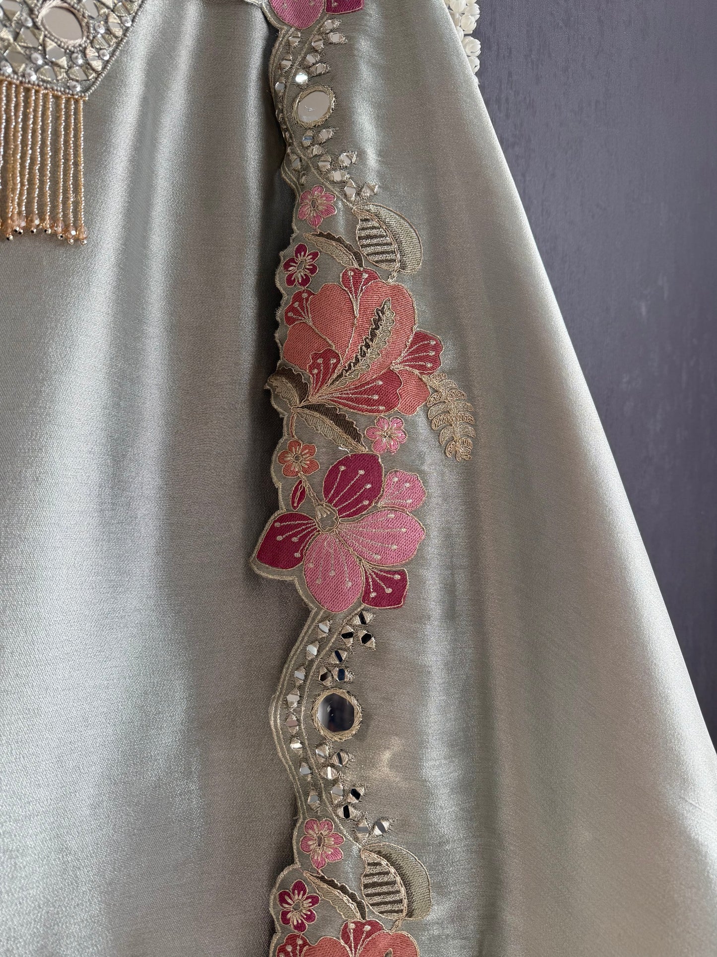 Luxurious tissue deer handwork suit