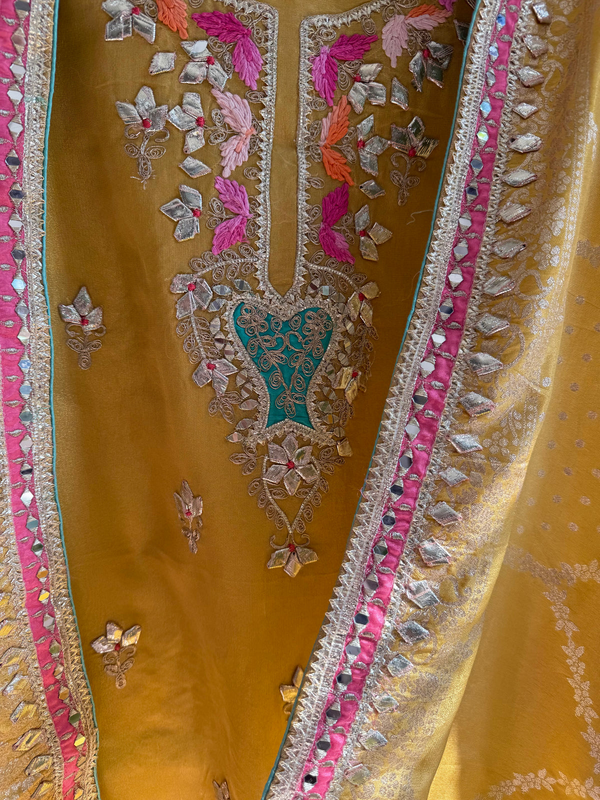 Luxurious Gotapatti Tissue silk suit