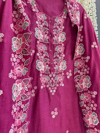 Luxurious Mul chanderi floral Threadwork suit