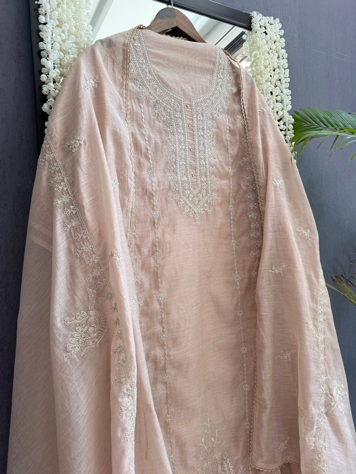 Luxurious Mul chanderi dori sitara suit