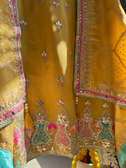 Luxurious Gotapatti Tissue silk suit